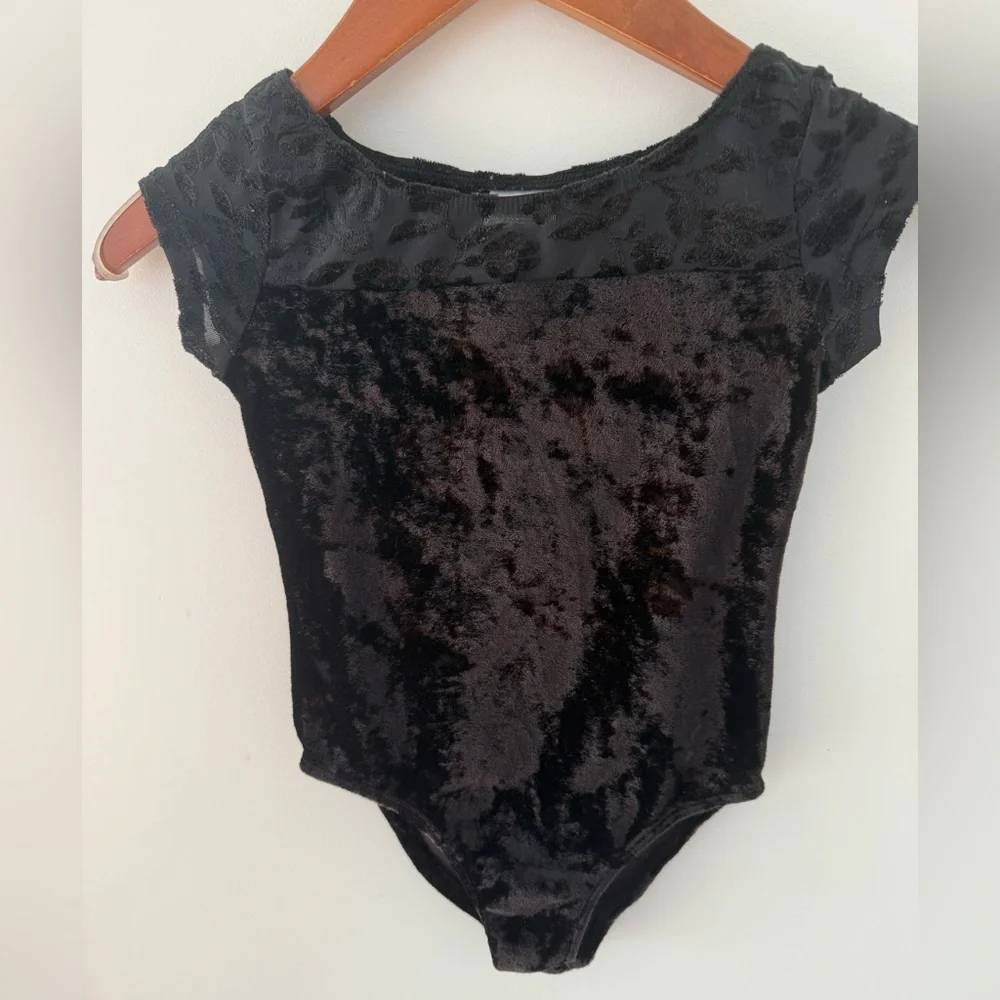 DANSKIN Now leotard Black Velvet / Lace Girls One Piece Dance Gymnastics M 7/8